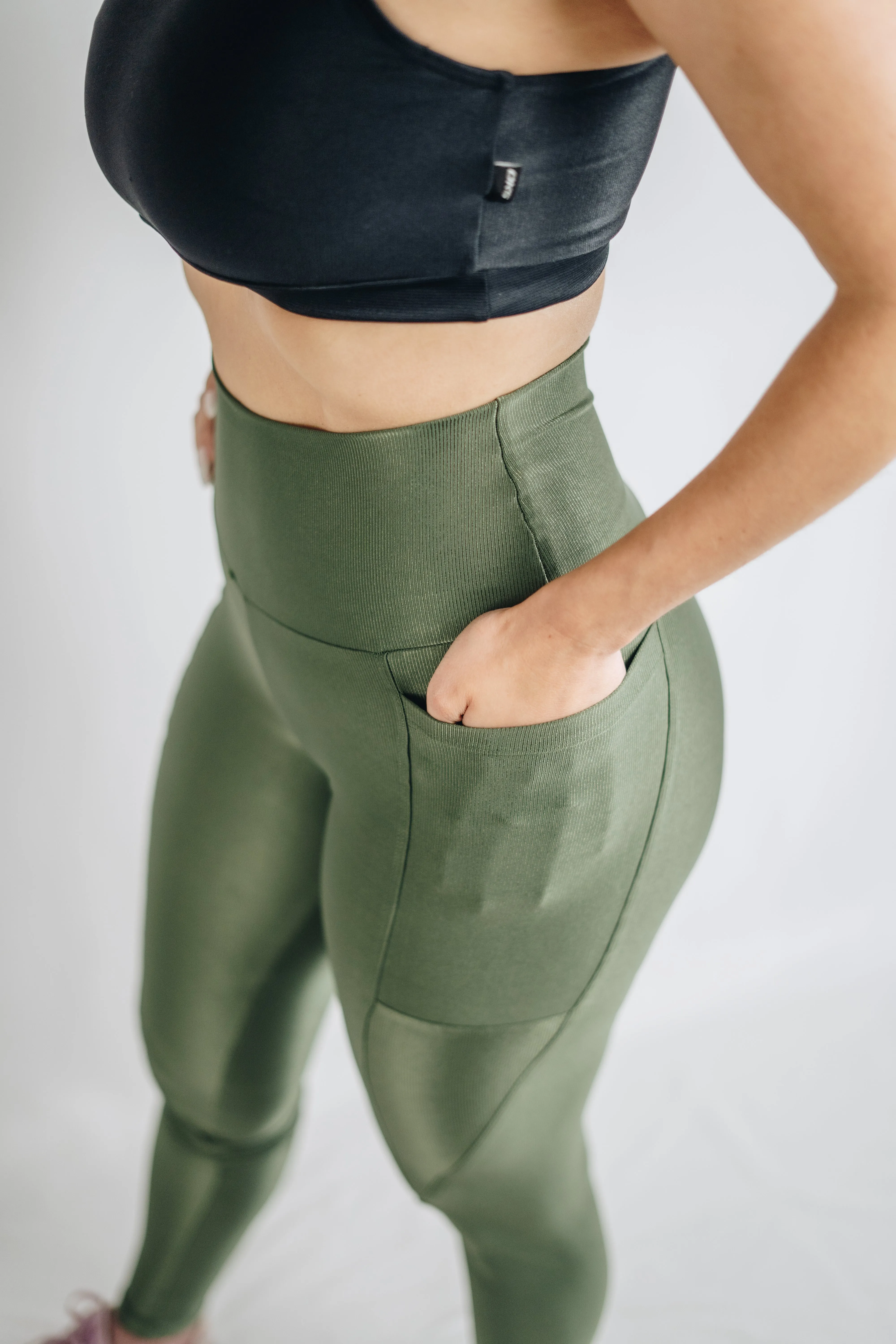 Brazilian High-Waisted Wonder pants with pockets